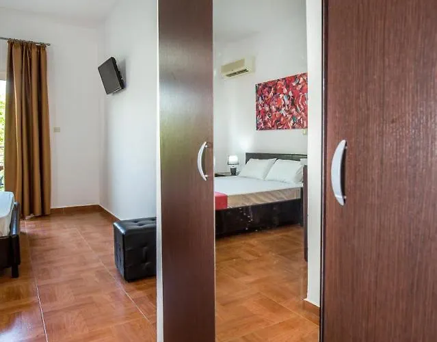 安德罗尼公寓 * 波托什